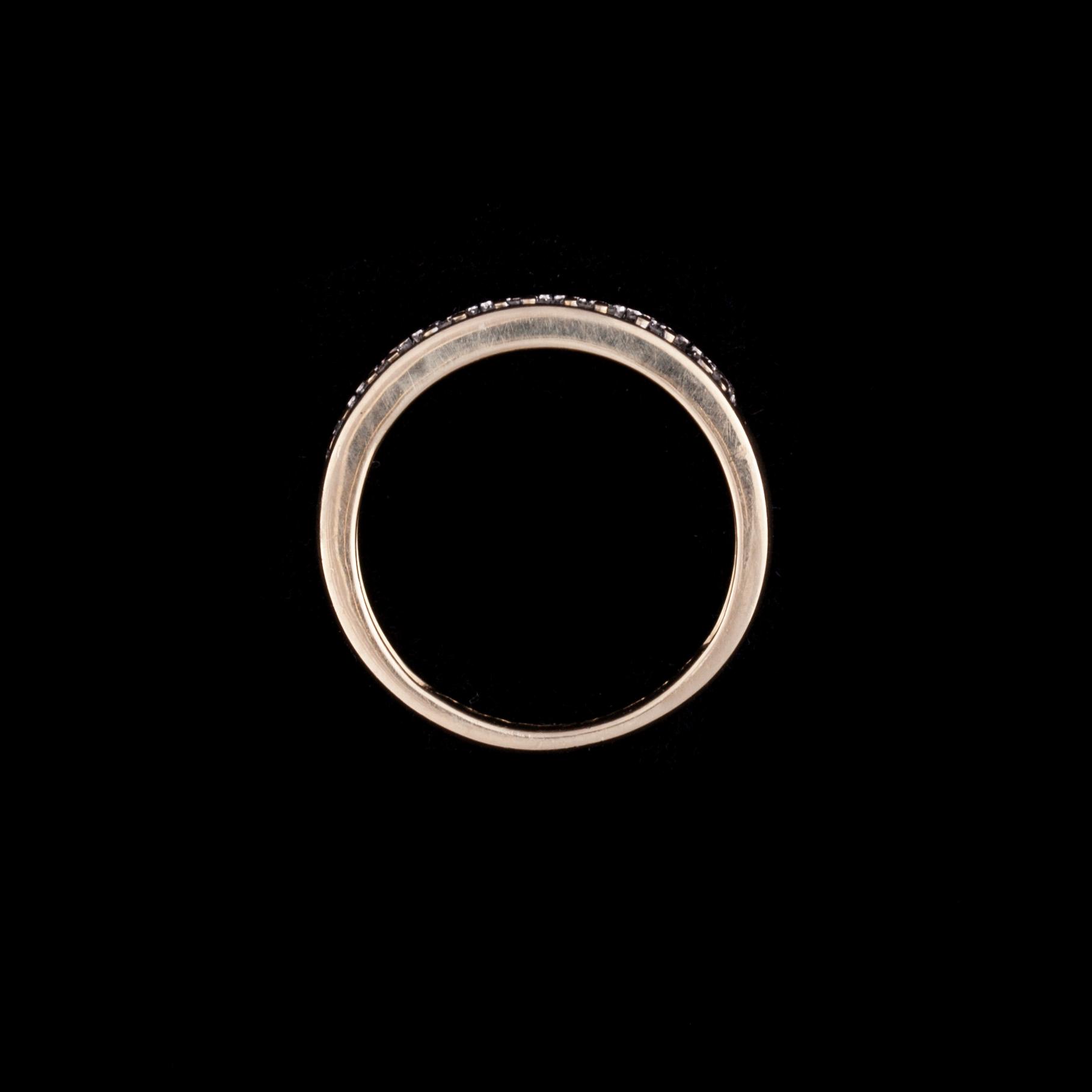 RING, guld 14K, små diamanter, enligt gravyr 0,17 ct. Vikt 3,4 g.