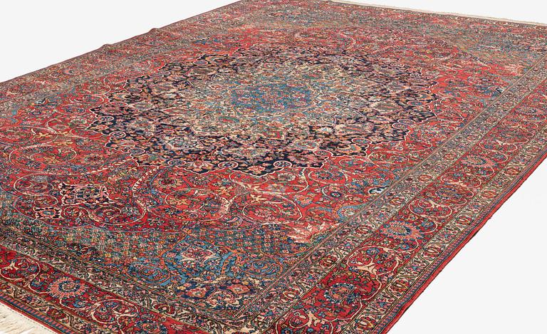 A carpet, semi-antique, Chaharmahal/Bakhtiari Province, ca 475 x 333 cm.