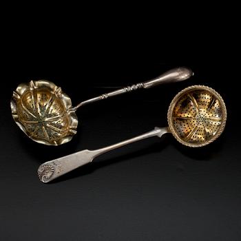 STRÖSKEDAR, 2 st, silver. Finland medlet av 1800-talet. Vikt 108 g.