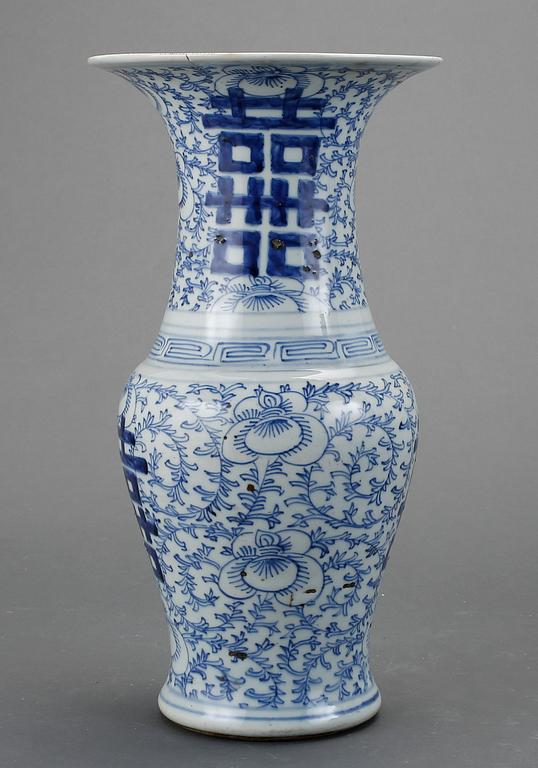 VAS, porslin, Kina, sent 1800-tal.