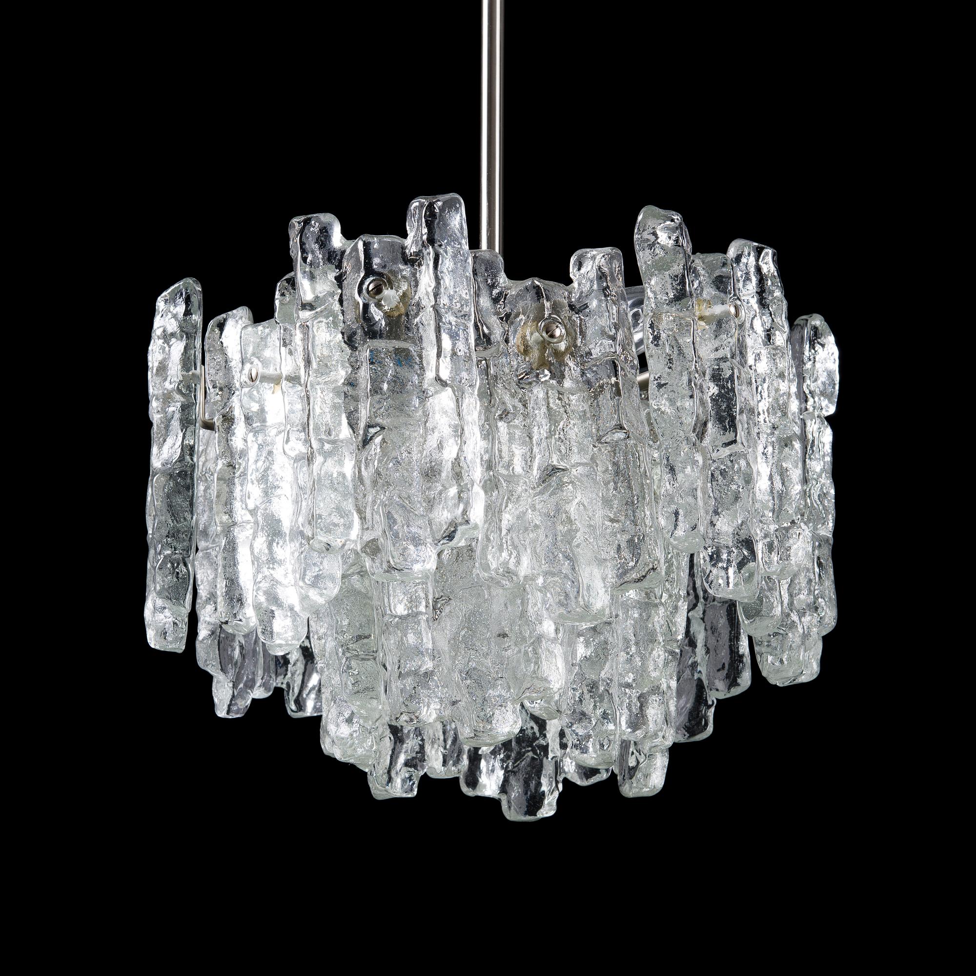 TAKLAMPA, "Ice block chandelier", J.T Design, Kalmar, Österrike, 1960-tal. Totalhöjd ca 104 cm.
