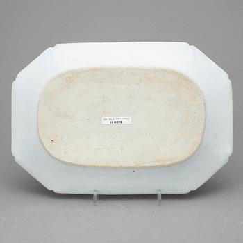 STEKFAT, porslin, Kina, Qing dynastin, Qianlong, 1700-tal.