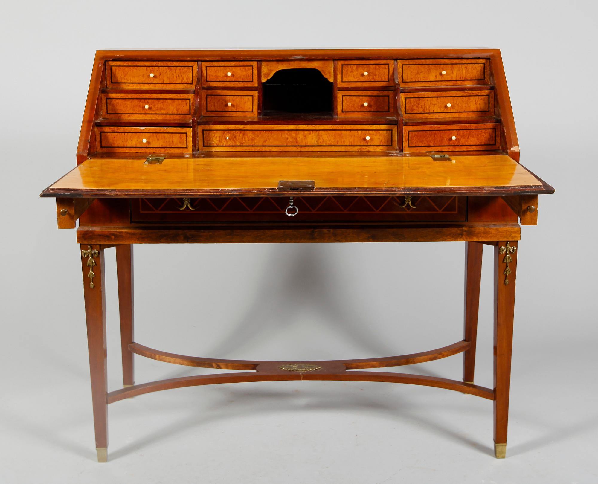 SEKRETÄR, gustaviansk stil, tidigt 1900-tal.