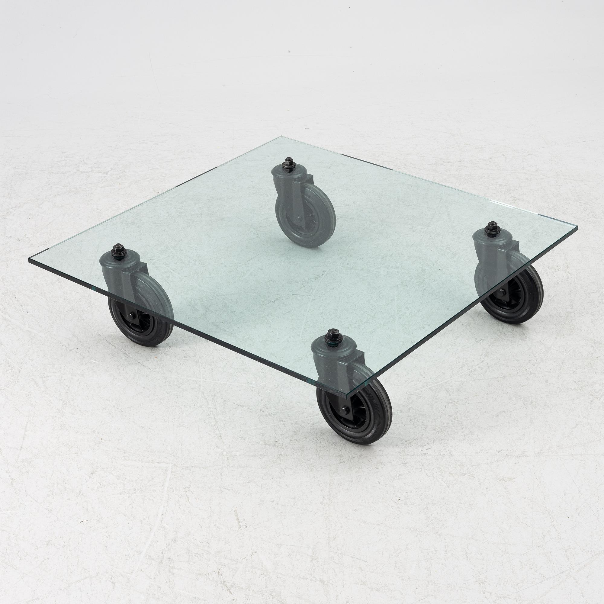 Gae Aulenti, coffee table "Table with Wheels", Fontana Arte Italy late 20th century/21st century.