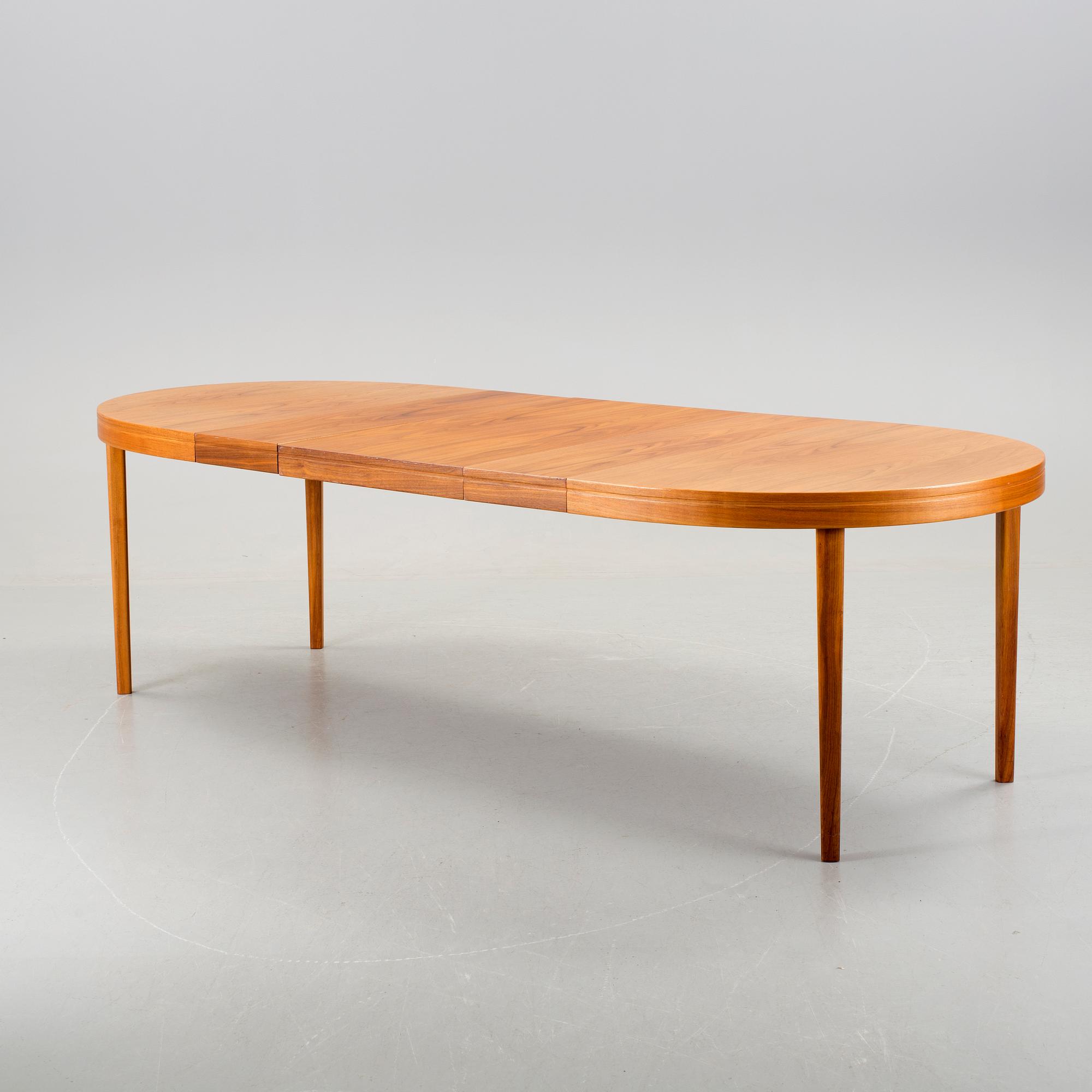 A teak dining table from Skaraborgs Möbelindustri in Tibro mid 20th century.