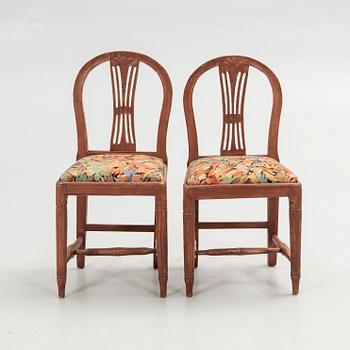 Stolar, ett par, sengustavianska provinsarbeten, omkring år 1800.