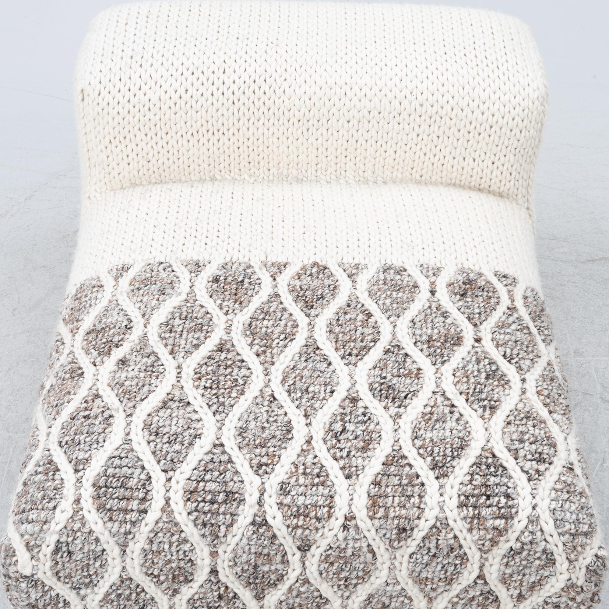 Patricia Urquiola, a 'Mangas' longe chair, GAN.