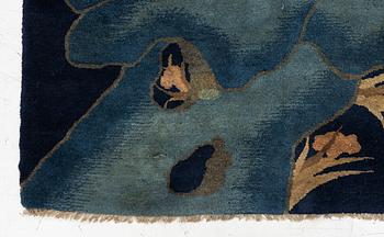 A Chinese ’phoenix rug’, 20th century, c. 181 x 93 cm.