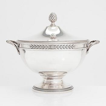 Olier & Caron, an Empire style silver bowl, Paris, France 1910-36.