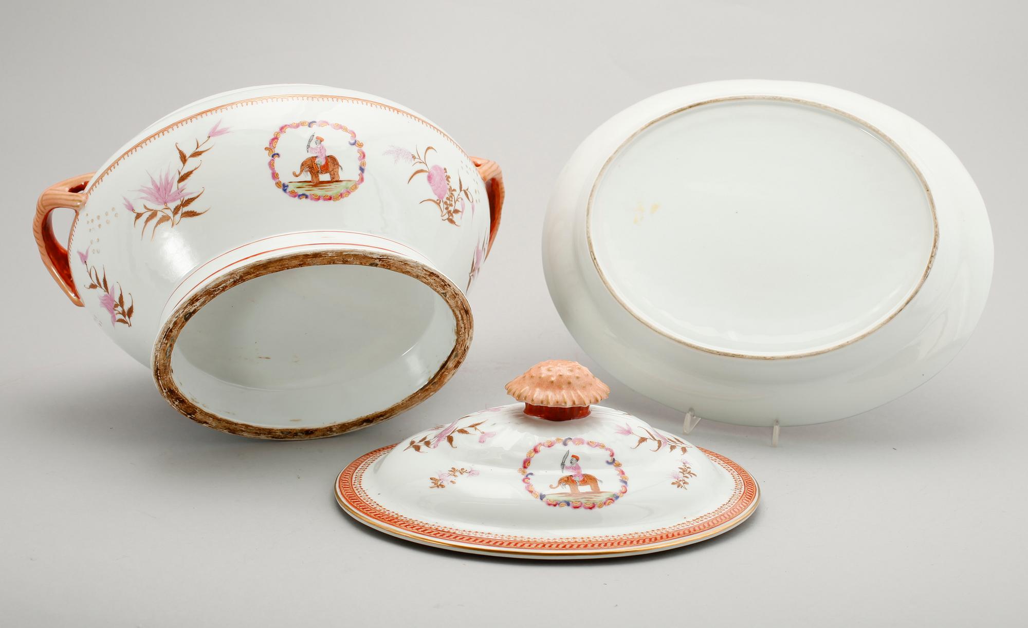 TERRIN MED FAT, porslin, 1800-tal.