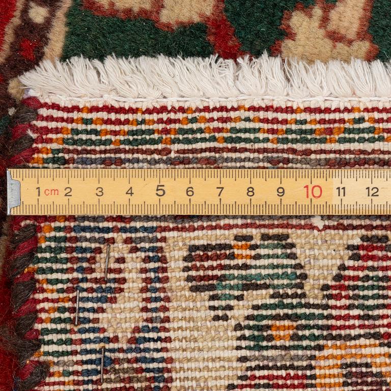 Carpet, Bakhtiari, 300 x 160 cm.