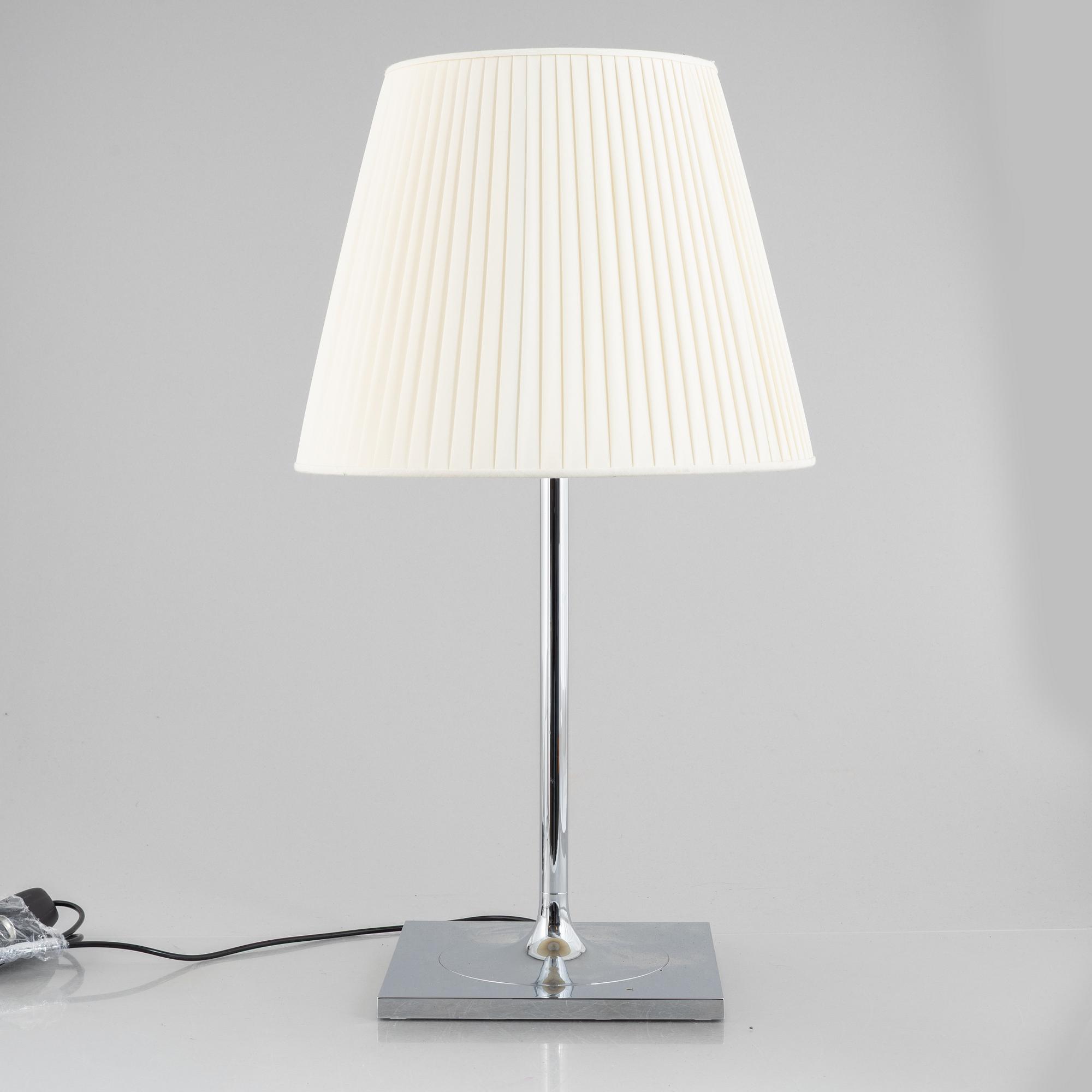 Bordslampa, Flos, samtida.