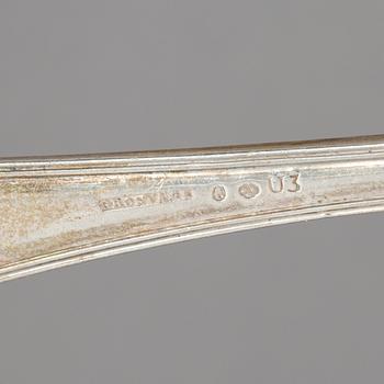 PARTI SILVER, bl a Johan Petter Grönwall, Stockholm 1826. Total vikt ca 700 gram.