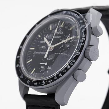 Swatch/Omega, MoonSwatch, Mission to the Moon, chronograph, rannekello, 42 mm.