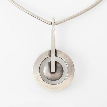 Inga-Britt "Ibe" Dahlquist, collier, silver med fossil, Visby 1966.