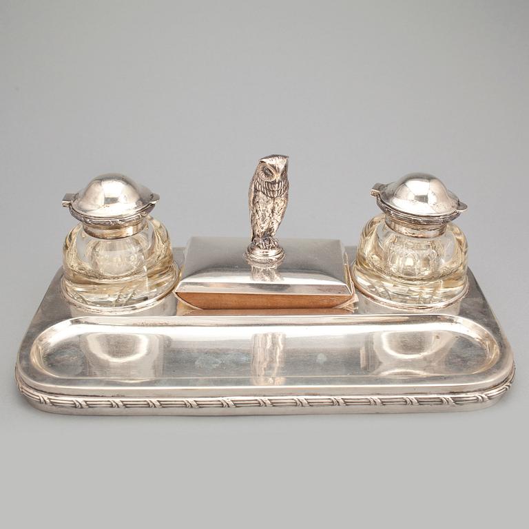 SKRIVSTÄLL, silver, CG. Hallberg, Stockholm 1911.