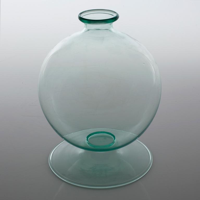 A glass vase, possibly by Napoleone Martinuzzi or Vetorio Zecchin, MVM Cappellin Murano, first half of the 20th century.