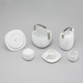 14 pieces of "Suomi" porcelain table ware, designed in 1976 by Timo Sarpaneva for Rosenthal.