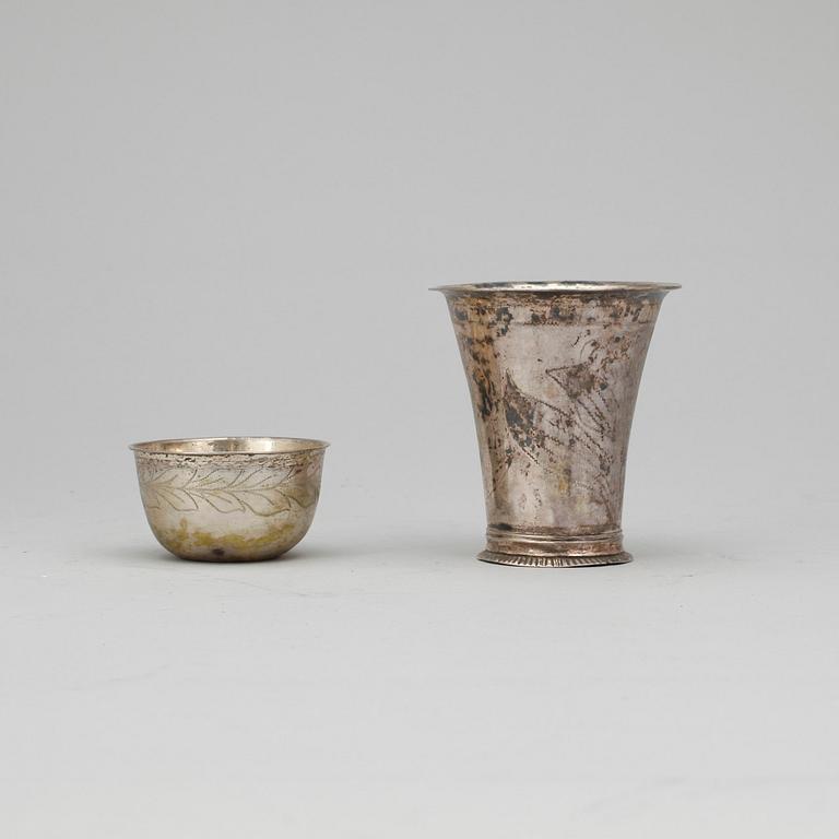 SUPKOPP samt BÄGARE, silver, bla troligen Jacob Monet, Kristianstad, 1794. Total vikt ca 63 gram.