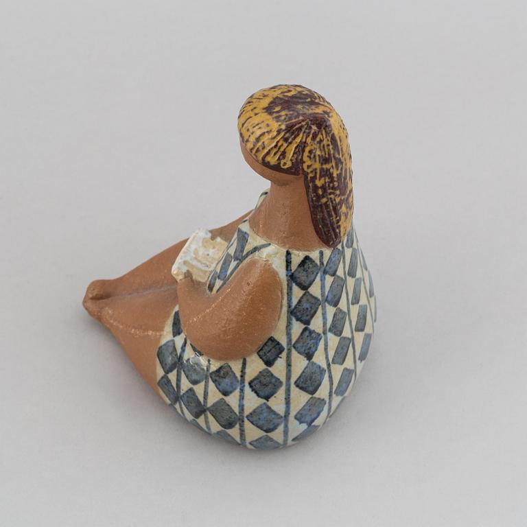 Lisa Larson, figurin, stengods, "Charlotta" ur serien ABC-flickorna, Gustavsberg, i produktion 1958-1973.