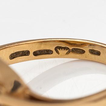 An 18K gold ring with a citrine. E.P. Alholinna, Helsinki 1957.