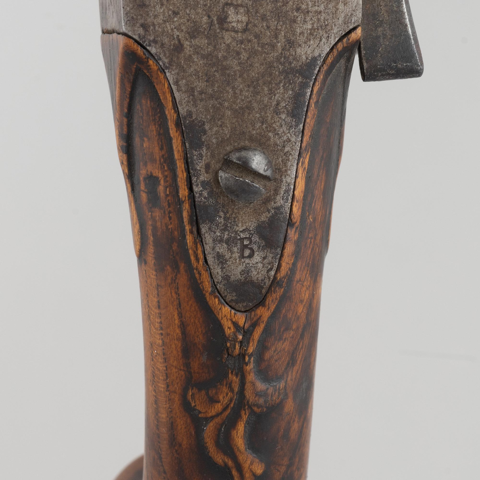 Elddon med flintlås och vaxstapel, möjligen Forsbacka jernverk, 1700-talets andra hälft/tidigt 1800-tal .