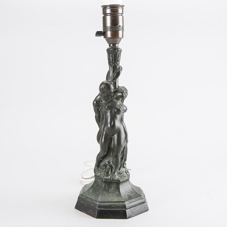 AXEL GUTE, bordslampa, 1920-tal, brons.