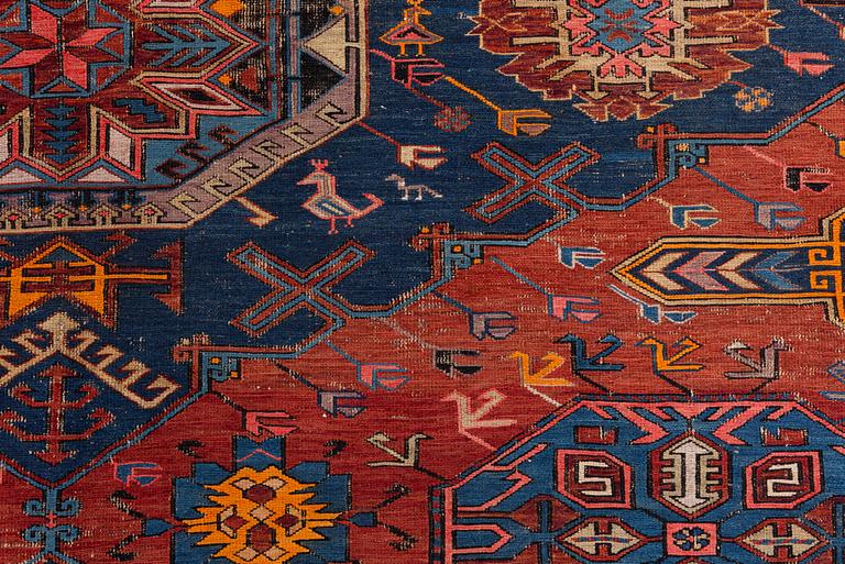 Matta, antik Soumak,  Östra Kaukasus, ca 368 x 262 cm.