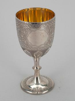 BÄGARE PÅ FOT, silver, Sheffield 1907. Vikt ca 259 g.