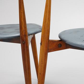 Hans J Wegner, stolar, 4 st, "Hjertestolen". Fritz Hansen, Danmark, 1940/50-tal.