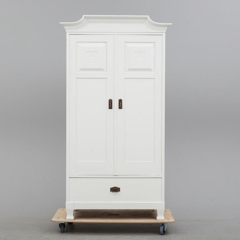 An early 20th century cabinet.