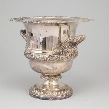 An English 20th century plated EP champagne cooler.