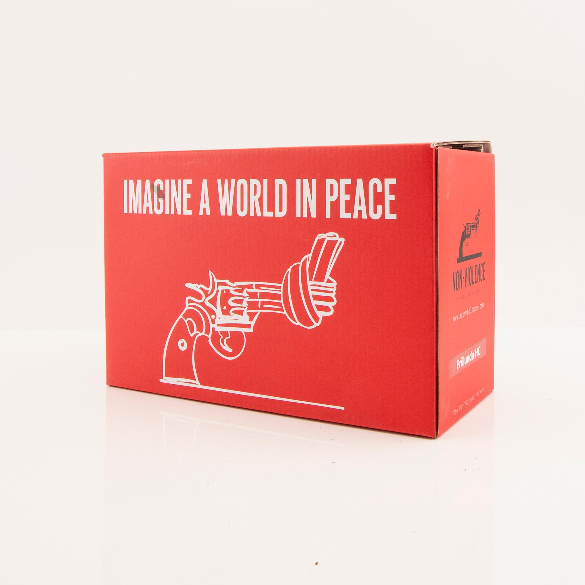 Carl Fredrik Reuterswärd/The Non-Violence Project Foundation, sculpture, numbered 172/499.