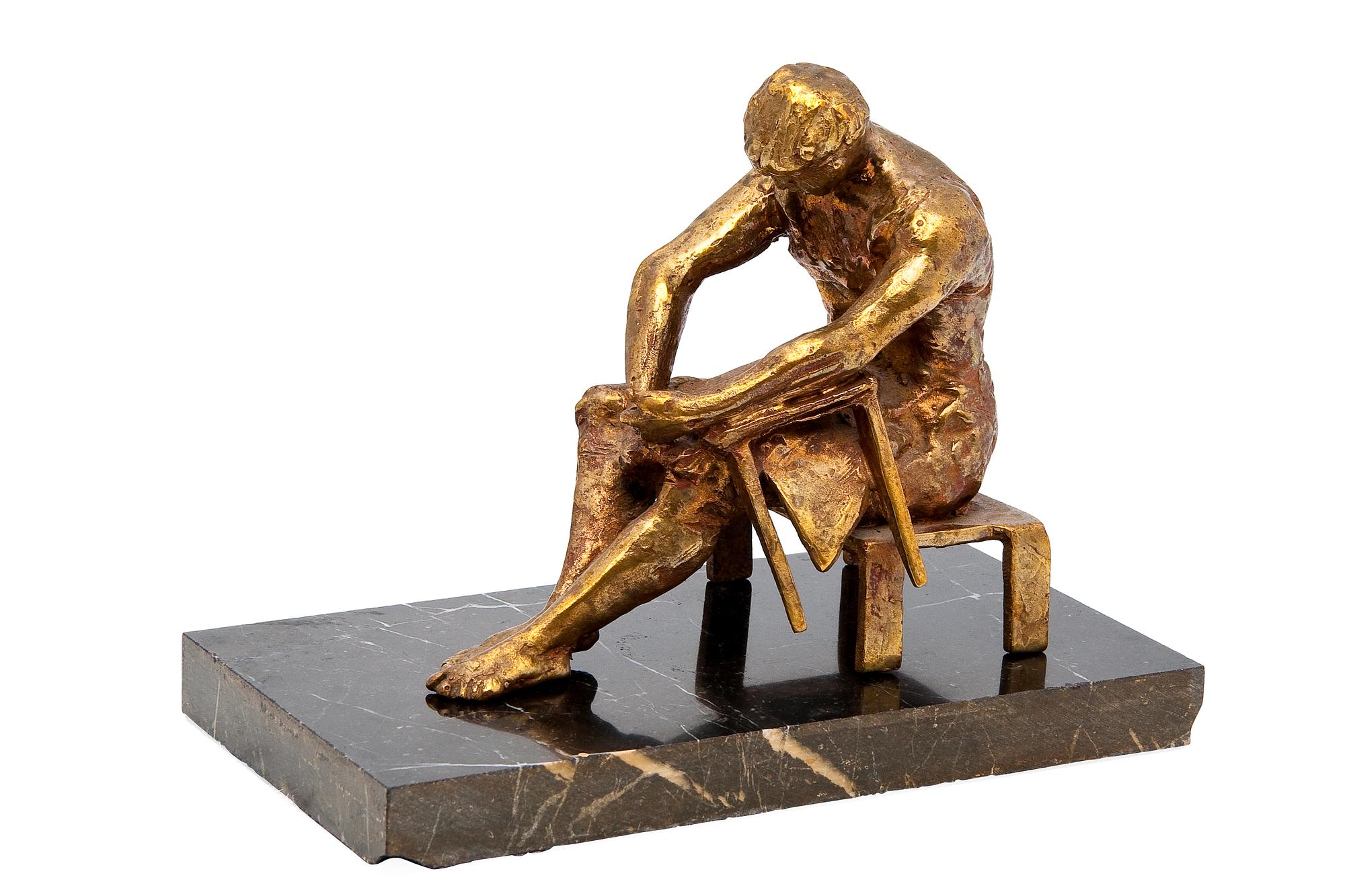 Matti Haupt, A MAN SITTING.