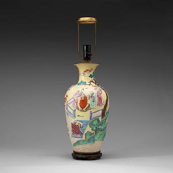 A famille rose vase, Republic (1912-1949).