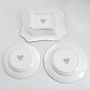 A 63-piece creamware dinner service, "Skåne", Rörstrand, around 1900.