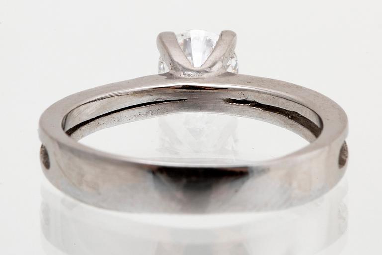 Ring 14K whitegold with 1 brilliant-cut diamond approx 0,50 ct approx H-I SI.