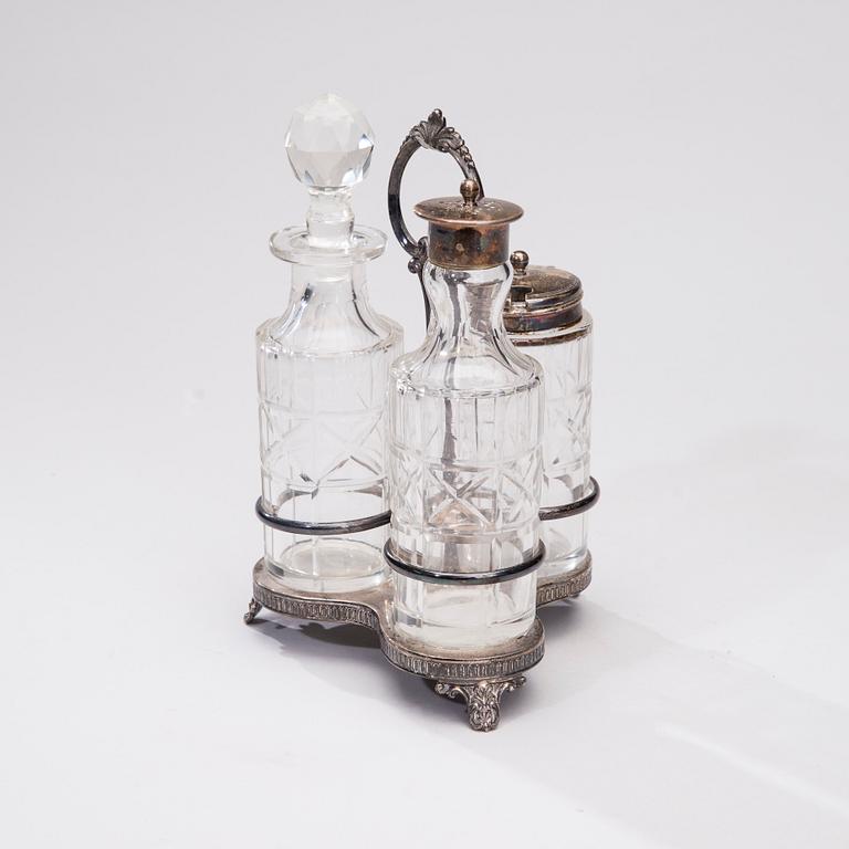 BORDSSURTOUT, silver, nysilver och glas, stämplad James Dixon & sons, Sheffield 1870.