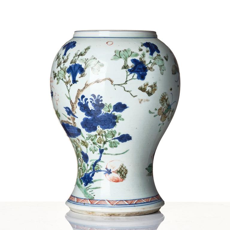 Vas, porslin. Qingdynastin, Kangxi (1662-1722).