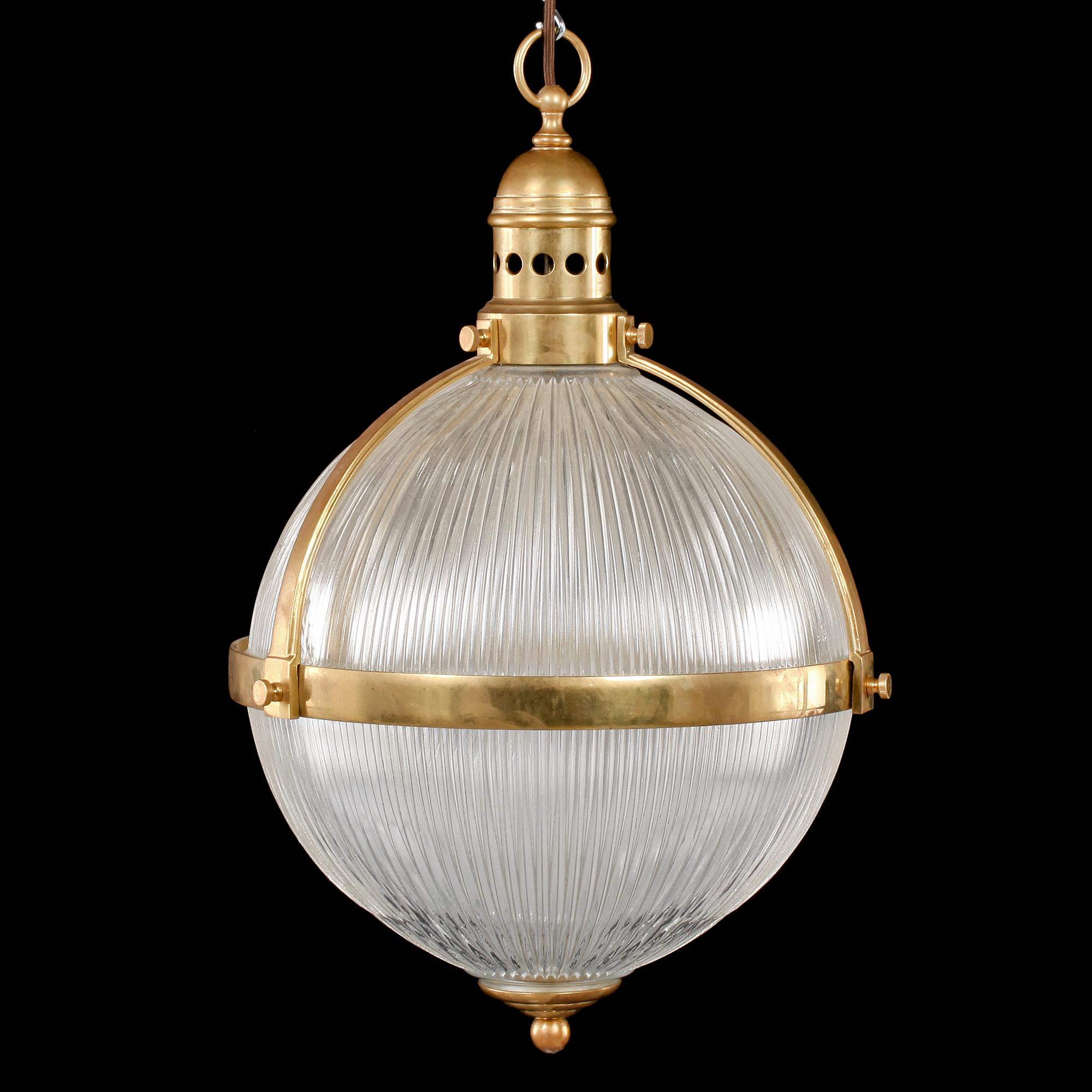 TAKLAMPA, omkring 1900-talets mitt. Höjd ca 65 cm.
