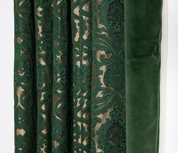 Gardiner, ett par, grön mönstrad sammet.