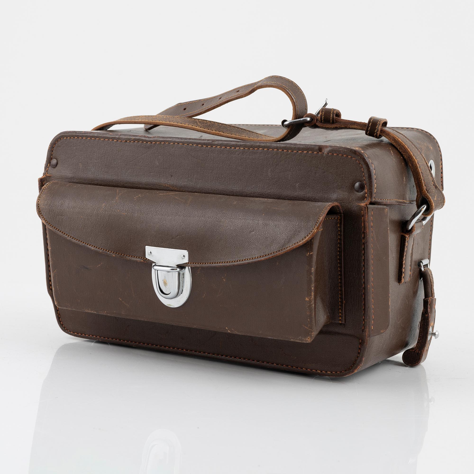 Leica M2, no. 941370, 1958.