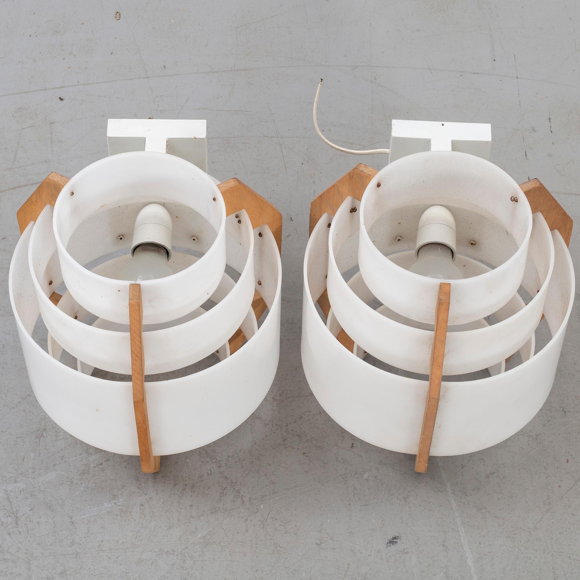 Vägglampor, 2 st, 1960-tal, troligen Luxus.