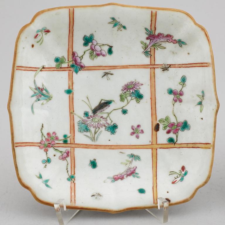 Two famille rose tazzas, late Qing dynasty, circa 1900.