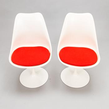 Eero Saarinen, A set of two "Tulip" chairs, designed 1955-56, for Knoll International.