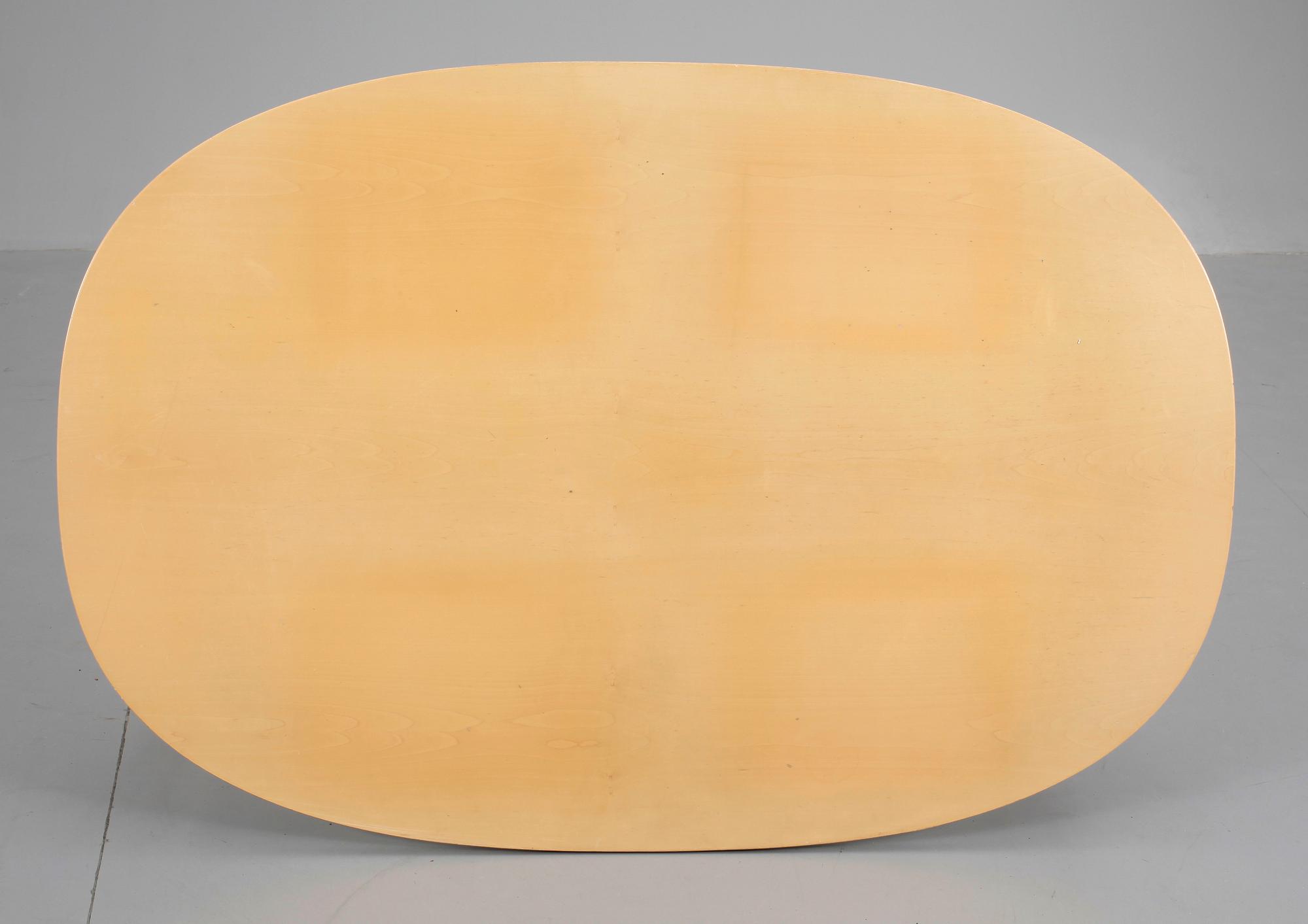 BORD, "Superellips", Bruno Mathsson o Piet Hein för Fritz Hansen, 1985.