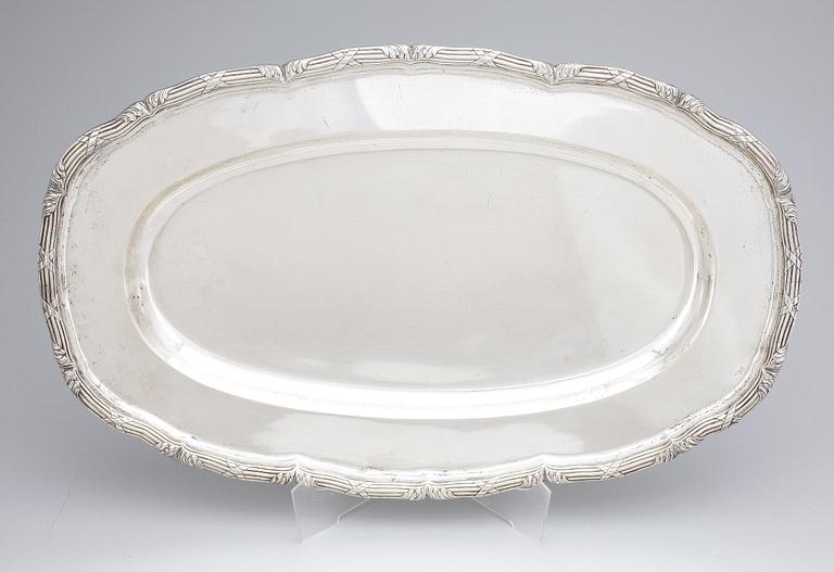 BRICKA, silver, Möllenborg F, Stockholm, 1854. Tot vikt ca 2022g.