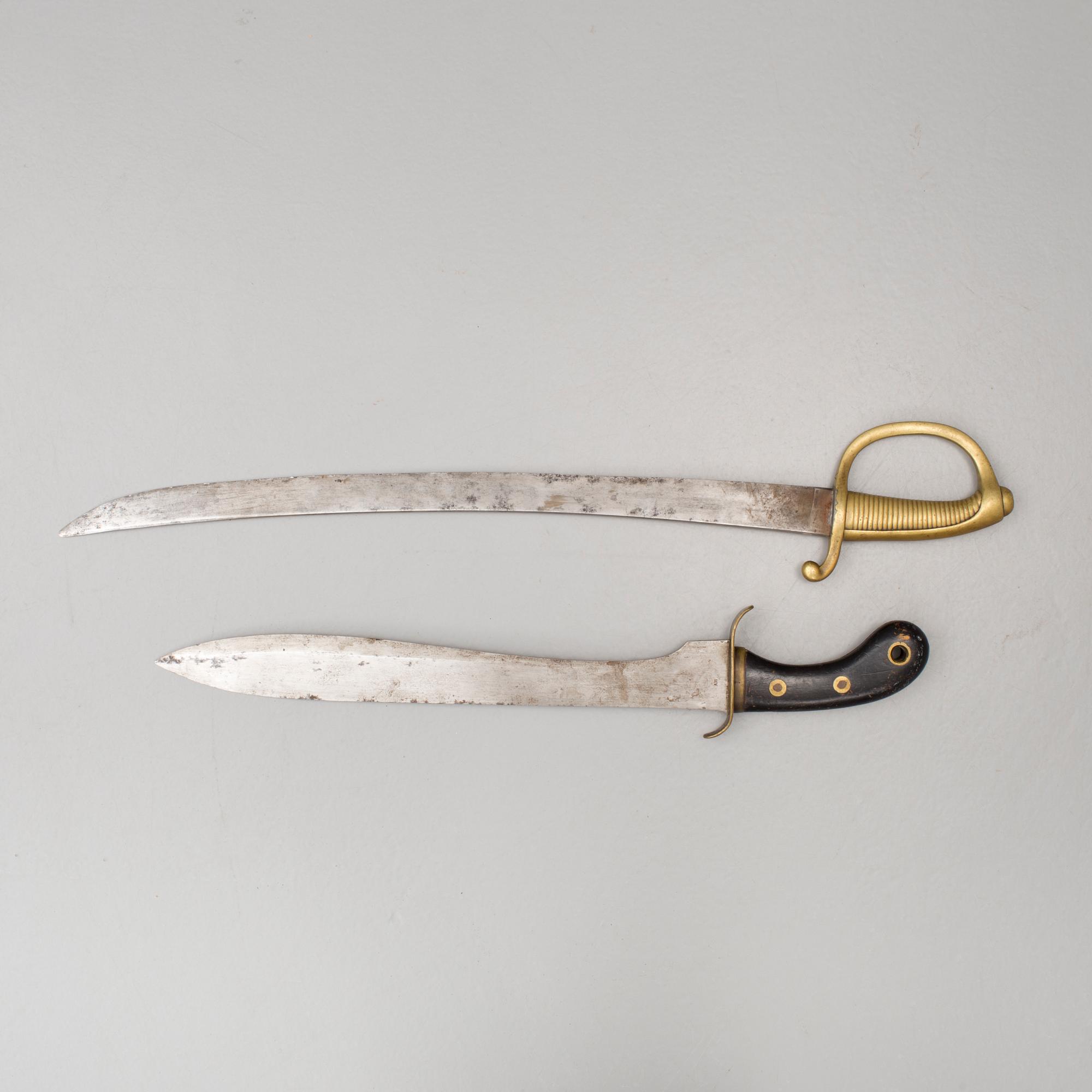 HUGGARE samt FASKINKNIV, m/1848 respektive 1800-talets andra hälft.