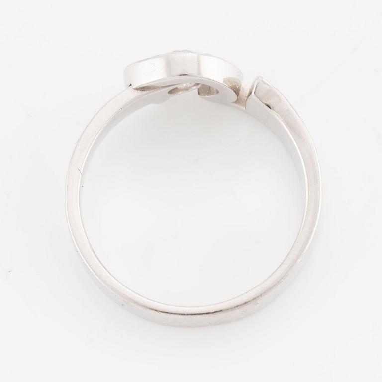 Chanel, ring, 18K vitguld med briljantslipade diamanter.