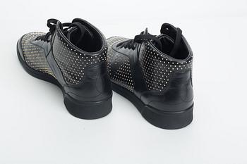 SKOR, "Ornament", Louis Vuitton.